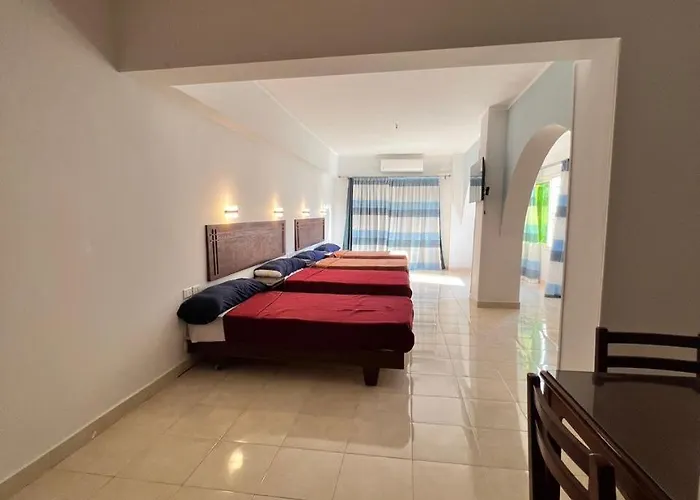 Sea Life Apartments-hotel 3*